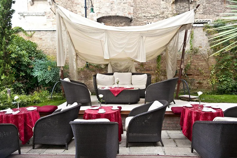 **** Hotel Pesaro Palace Venice Italy