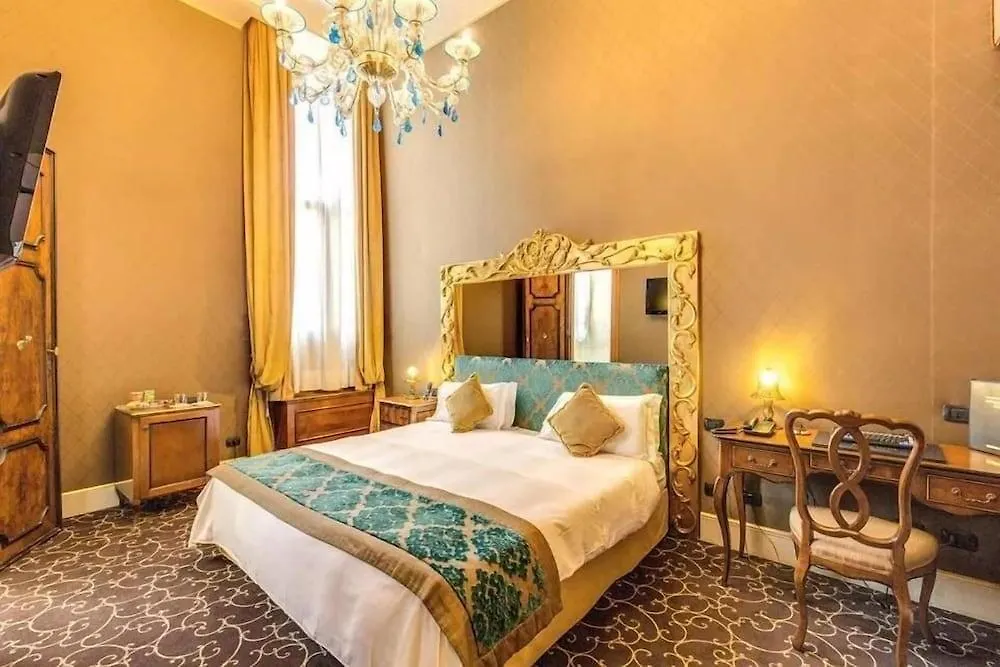 Pesaro Palace Venice 4*,
